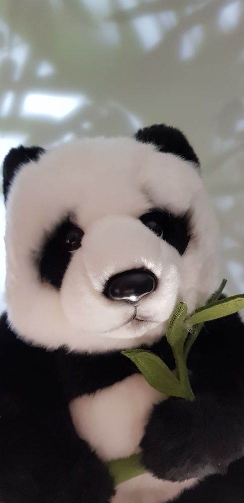 Ban Ban Giant Panda mit Bambus 26cm